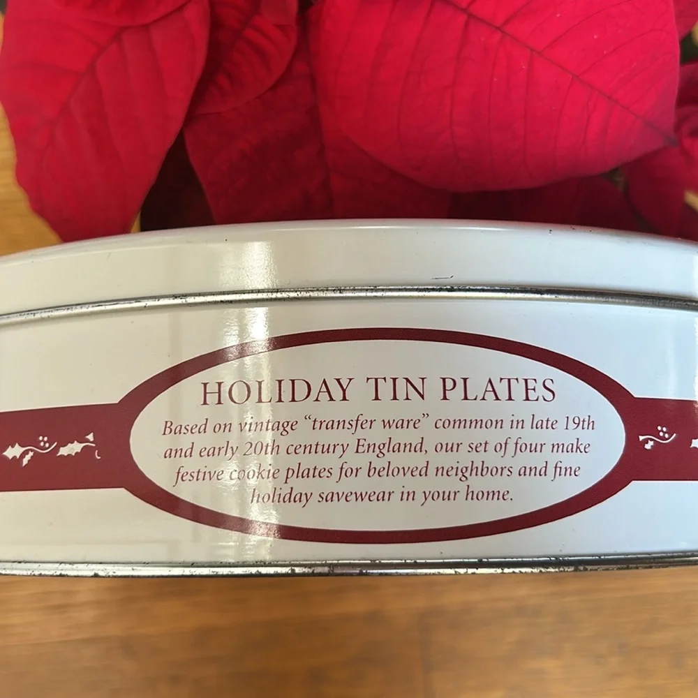 Restoration Hardware Holiday Tin Plates. Set of 4 🎄❄️